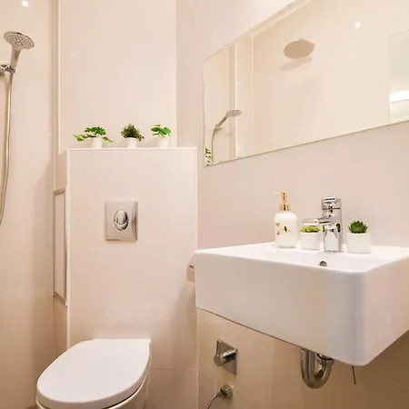 Apartment Will New Modern & Spacious Apt! Sofia